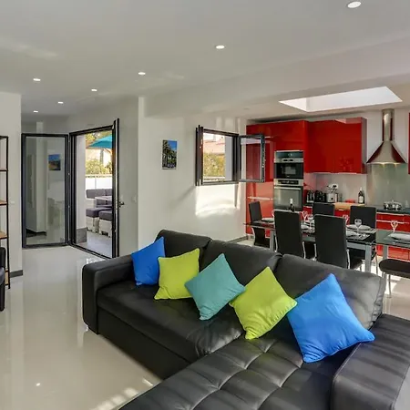 Appartement Très Récent A 200 M De La *